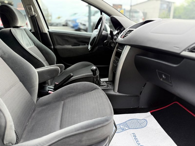 PEUGEOT 207 2006