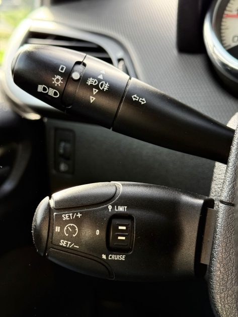 PEUGEOT 207 1.6 HDI - 16V TURBO 90CH PREMIUM PACK