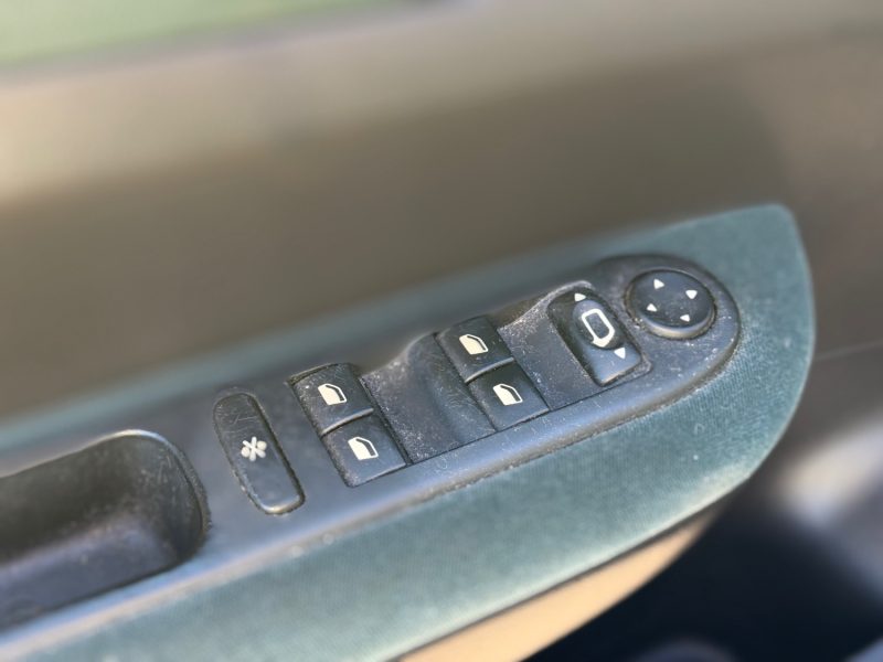 PEUGEOT 307 1.6I 16V 110CH XT PACK PREMIUM