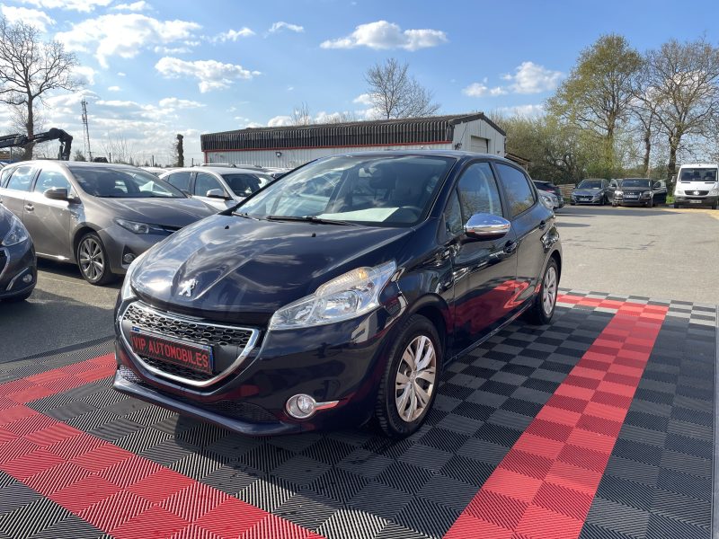 PEUGEOT 208 2015