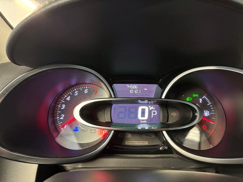 RENAULT CLIO IV RS EDC 200 15 990 € (75 000 kms) 