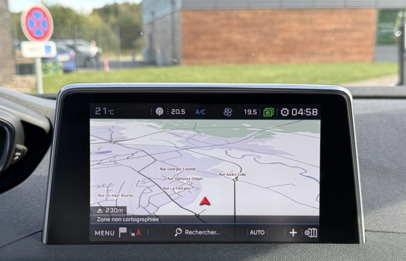 PEUGEOT 3008 1.2 PURETECH 130 GT LINE Apple Carplay / Caméra de recul / Attelage