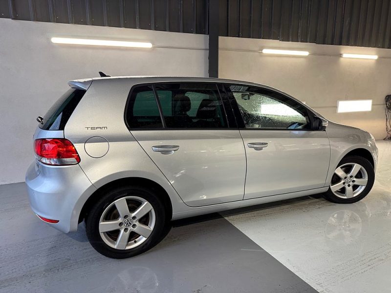 VOLKSWAGEN GOLF 2010
