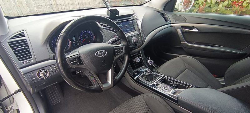 HYUNDAI I40 2012