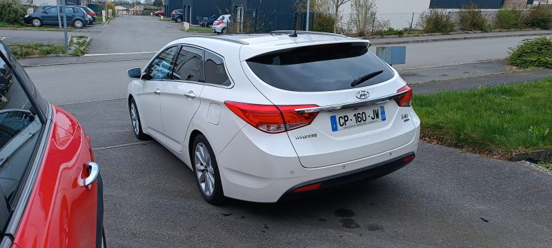 HYUNDAI I40 2012