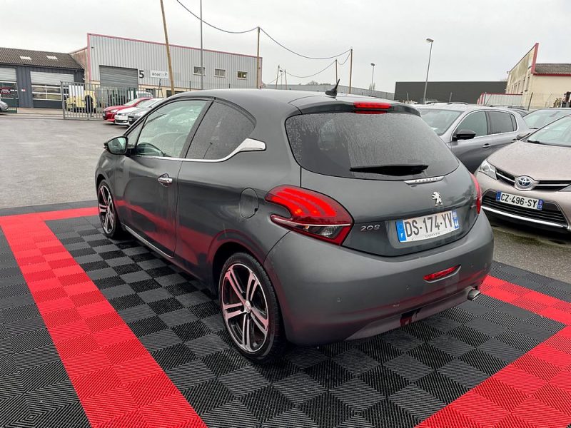 PEUGEOT 208 I  2015
