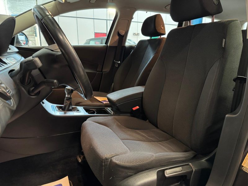 VOLKSWAGEN PASSAT 2.0 TDi 140 Confortline 