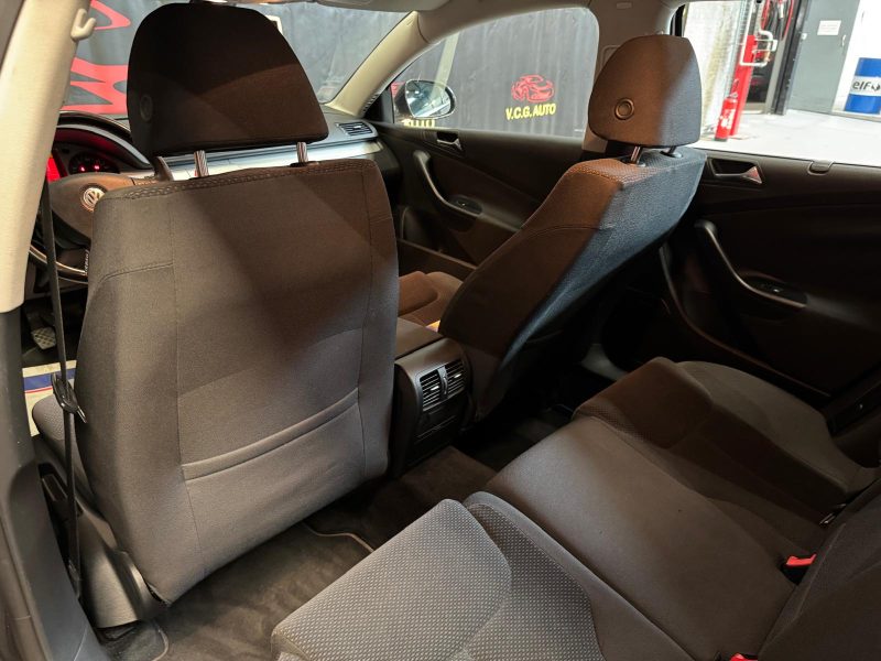 VOLKSWAGEN PASSAT 2.0 TDi 140 Confortline 