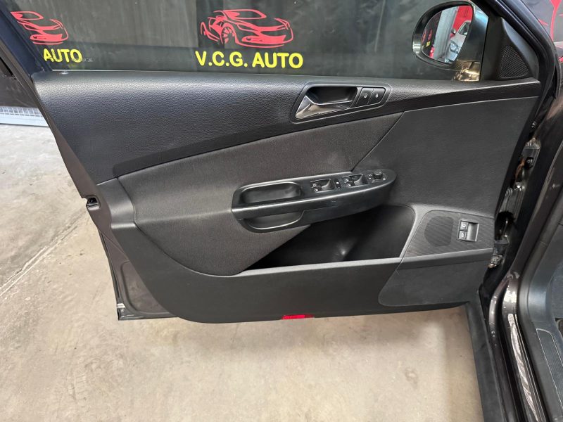 VOLKSWAGEN PASSAT 2.0 TDi 140 Confortline 