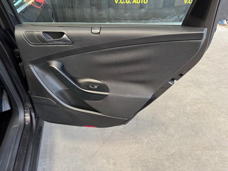 VOLKSWAGEN PASSAT 2.0 TDi 140 Confortline 