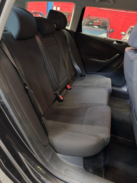 VOLKSWAGEN PASSAT 2.0 TDi 140 Confortline 