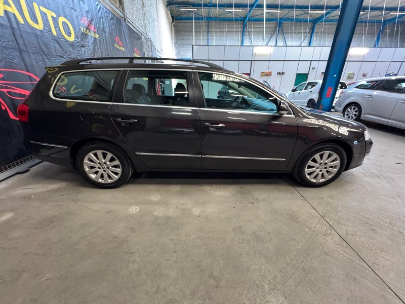 VOLKSWAGEN PASSAT 2.0 TDi 140 Confortline 