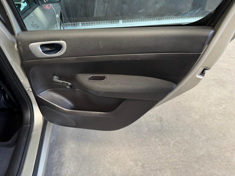 PEUGEOT 307  1.6 HDI 90 Confort Pack 