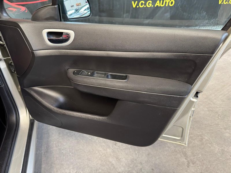 PEUGEOT 307  1.6 HDI 90 Confort Pack 