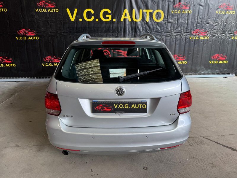 VOLKSWAGEN GOLF SW 1.6 TDi 105 Confortline 
