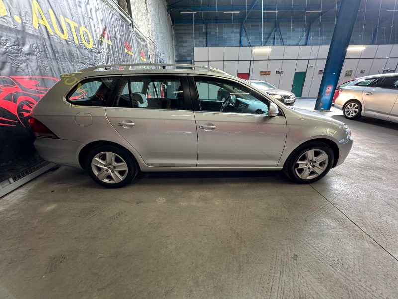 VOLKSWAGEN GOLF SW 1.6 TDi 105 Confortline 