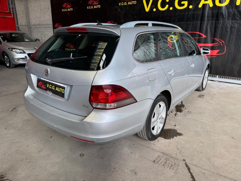 VOLKSWAGEN GOLF SW 1.6 TDi 105 Confortline 