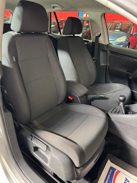 VOLKSWAGEN GOLF SW 1.6 TDi 105 Confortline 