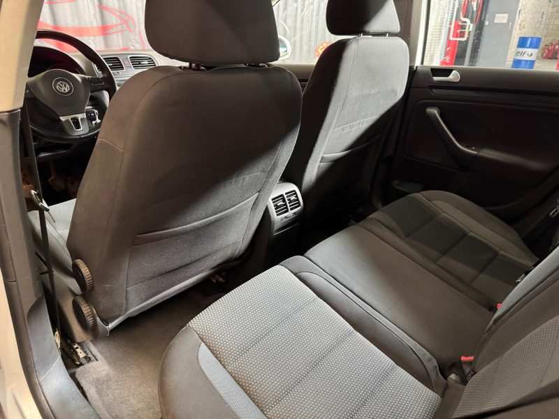 VOLKSWAGEN GOLF SW 1.6 TDi 105 Confortline 