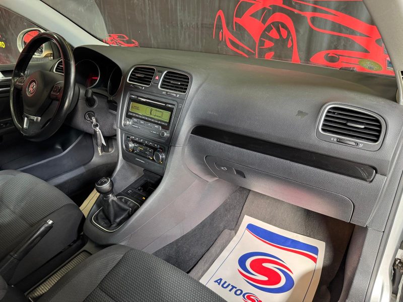 VOLKSWAGEN GOLF SW 1.6 TDi 105 Confortline 