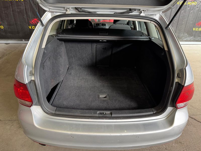 VOLKSWAGEN GOLF SW 1.6 TDi 105 Confortline 