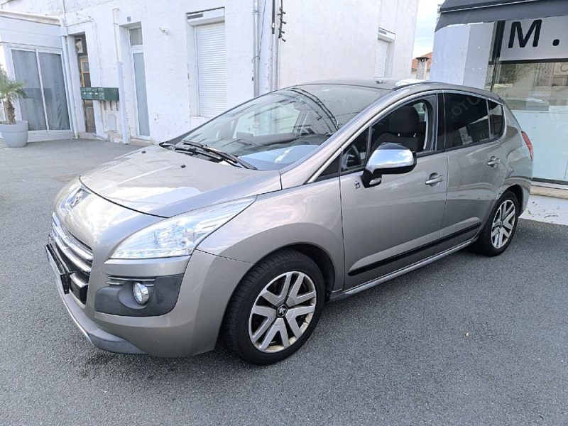 PEUGEOT 3008 2.0HDI HYBRID4