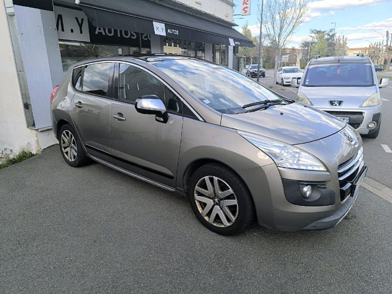 PEUGEOT 3008 2.0HDI HYBRID4