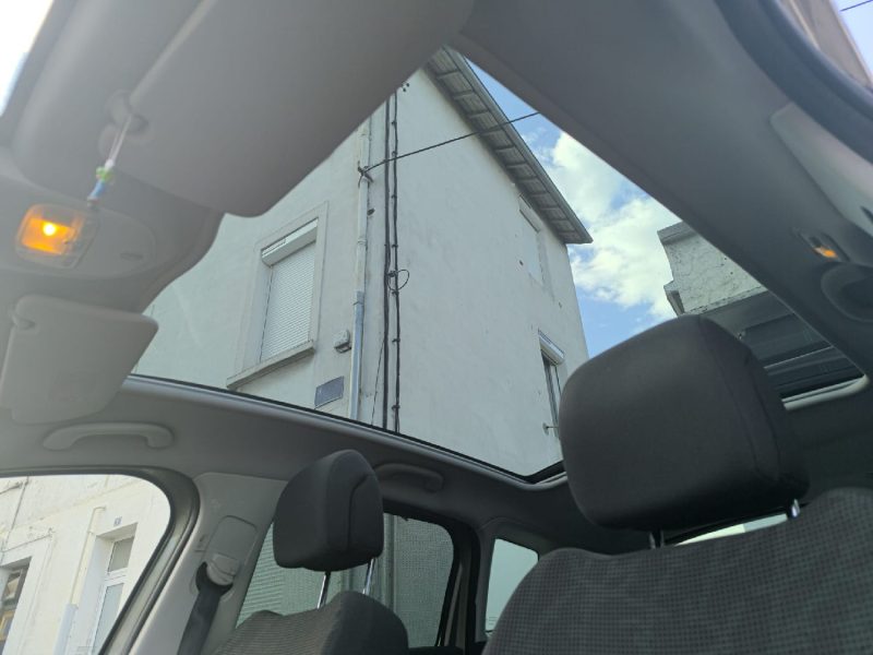 PEUGEOT 3008 2.0HDI HYBRID4