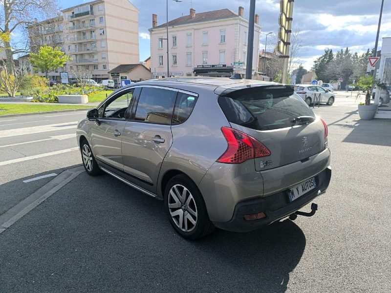 PEUGEOT 3008 2.0HDI HYBRID4