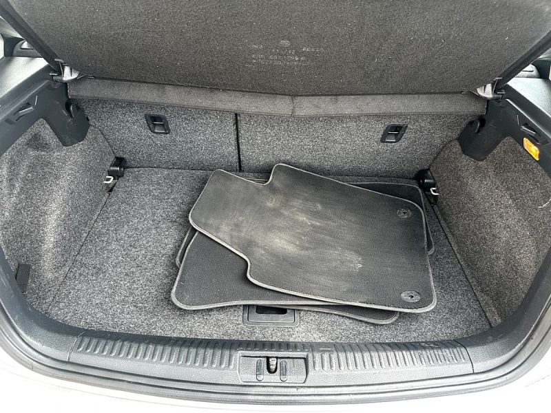 VOLKSWAGEN POLO 2013