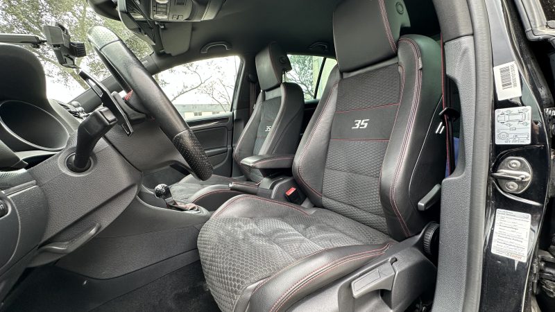 VOLKSWAGEN GOLF 2012