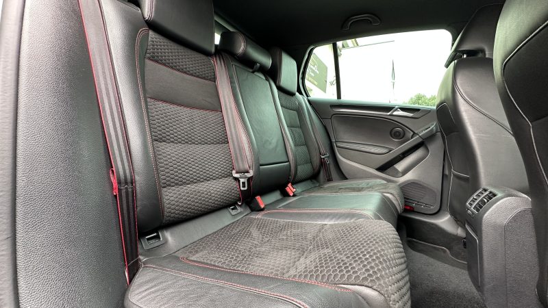 VOLKSWAGEN GOLF 2012