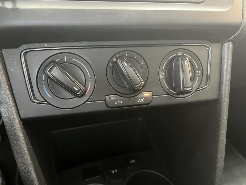 VOLKSWAGEN  POLO 1.0 75Ch Life - Garantie 6 mois