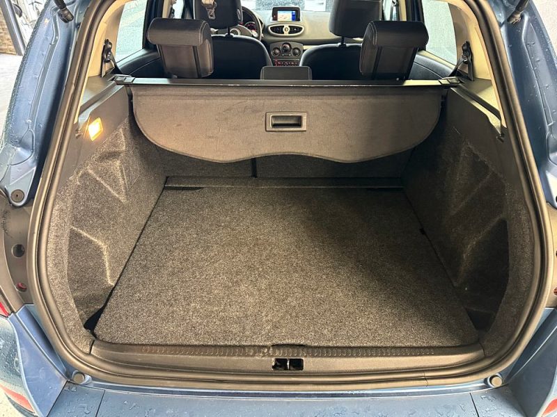 RENAULT CLIO ESTATE Tce 100 Dynamique (102 900 kms)