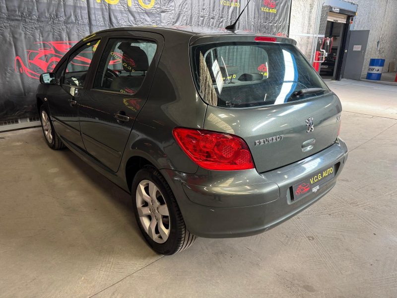 PEUGEOT 307 1.6i 16V 110 Confort Pack 