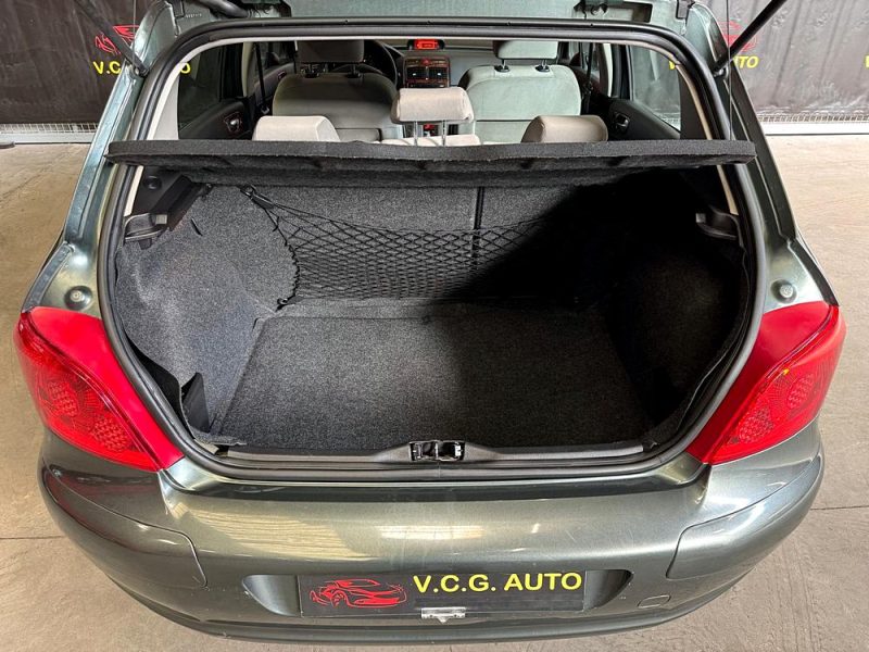 PEUGEOT 307 1.6i 16V 110 Confort Pack 