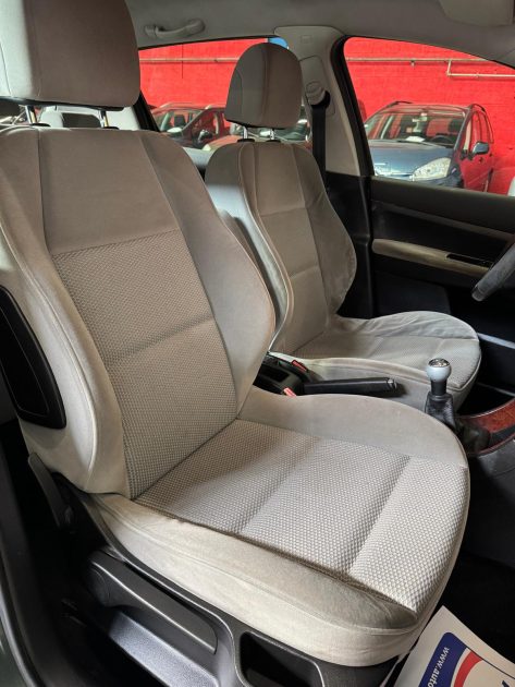 PEUGEOT 307 1.6i 16V 110 Confort Pack 