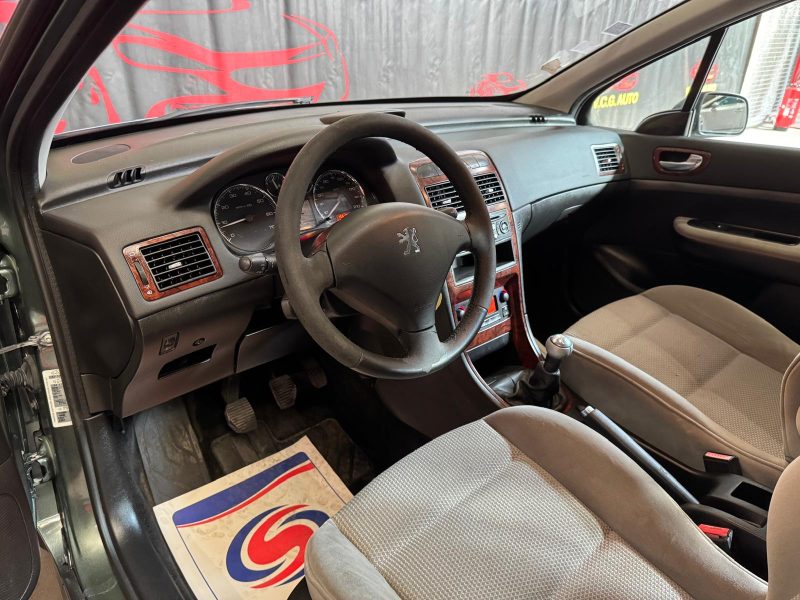 PEUGEOT 307 1.6i 16V 110 Confort Pack 