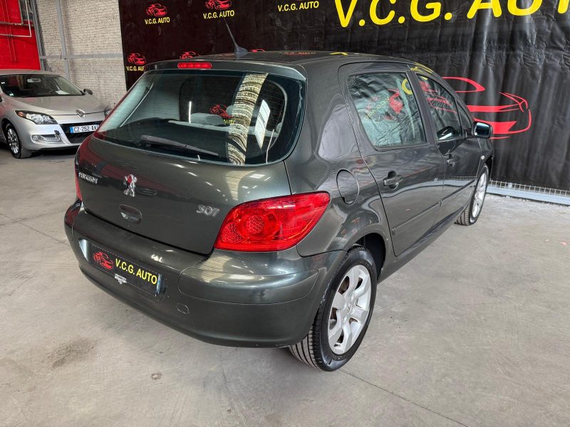 PEUGEOT 307 1.6i 16V 110 Confort Pack 