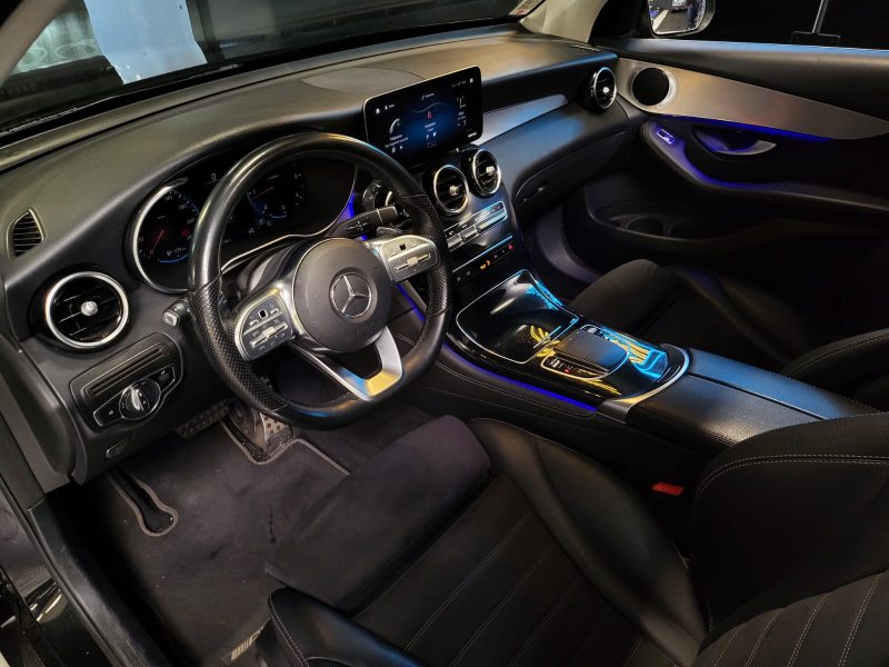 MERCEDES GLC 220 D 4MATIC AMG LINE / TOIT OUVRANT + SUIVIE COMPLET + APPLE CARPLAY /