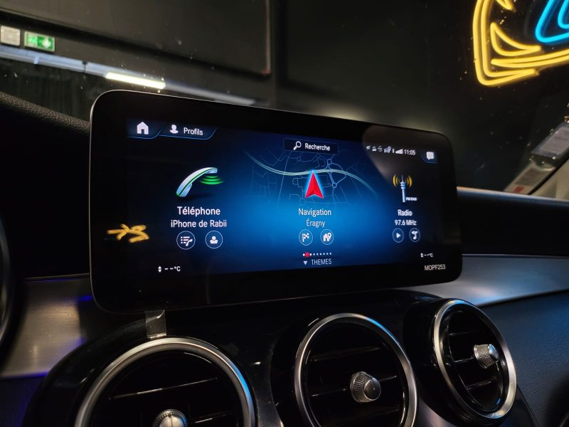 MERCEDES GLC 220 D 4MATIC AMG LINE / TOIT OUVRANT + SUIVIE COMPLET + APPLE CARPLAY /