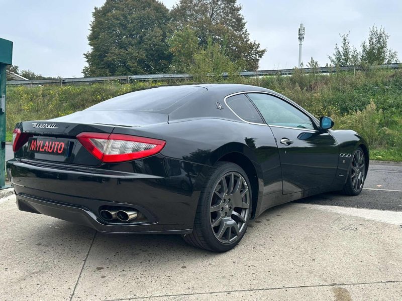 MASERATI GRANTURISMO 4.2 405 CV 