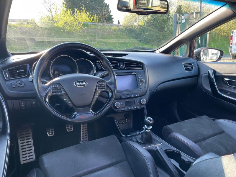 KIA CEE-D GT 204 