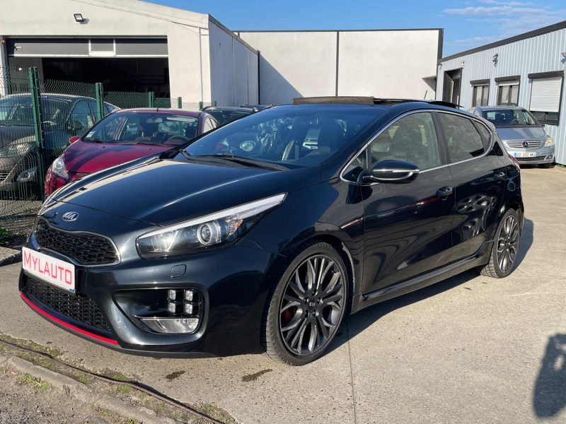 KIA CEE-D GT 204 