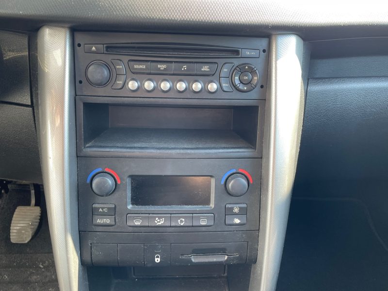 PEUGEOT 207 1.6 HDI 110CH