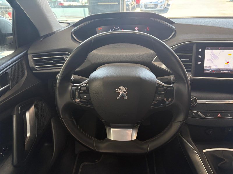 PEUGEOT 308 2021