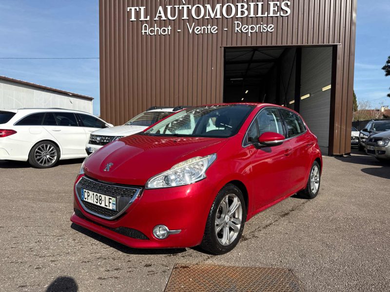PEUGEOT 208 2013