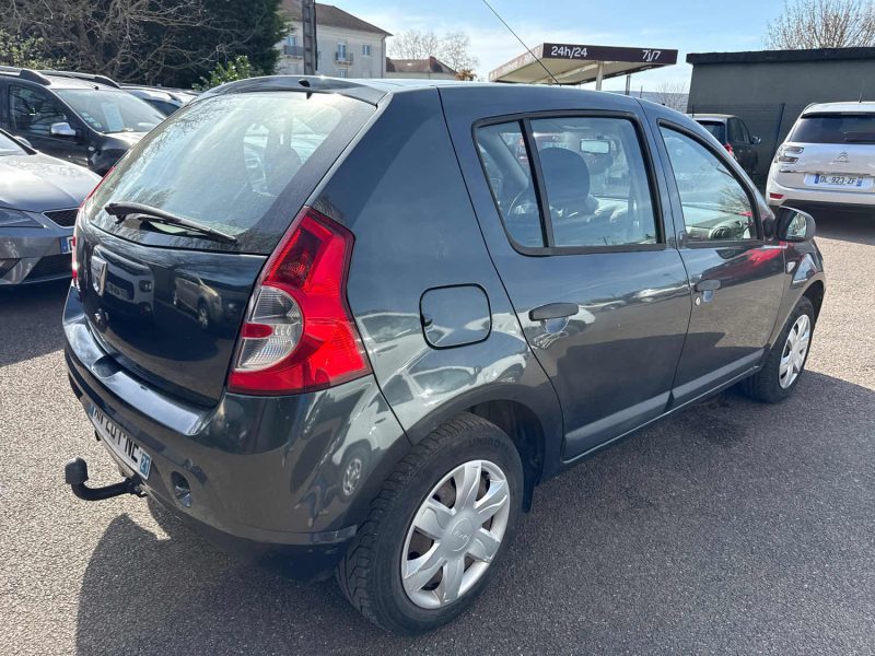 DACIA SANDERO 2010