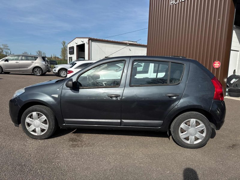 DACIA SANDERO 2010