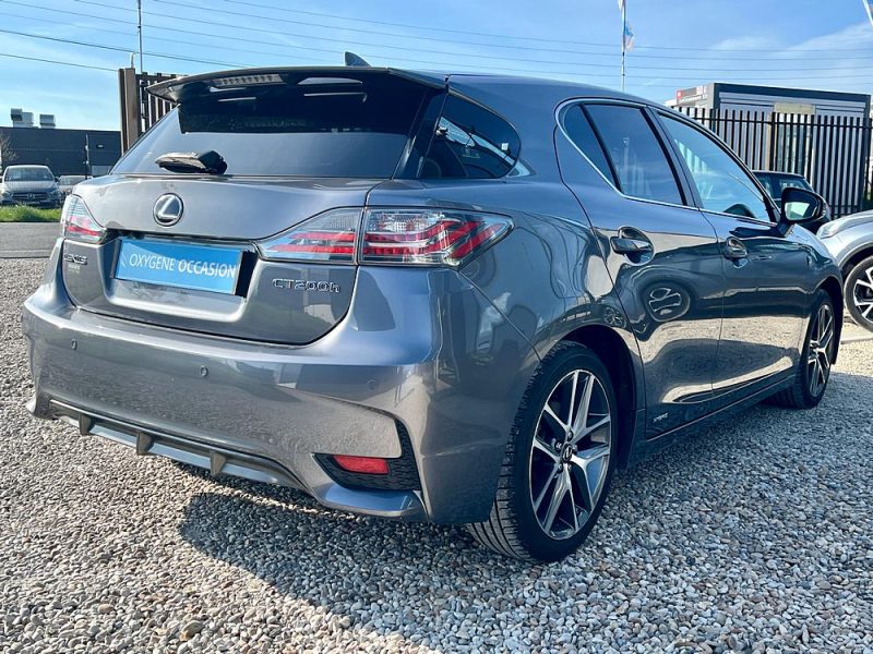 LEXUS CT200H 2016